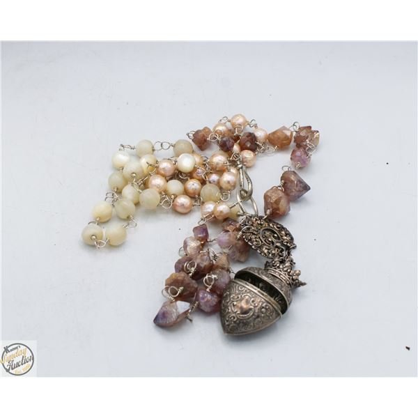VINTAGE BEADED NECKLACE WITH HEART SHAPED LOCKET