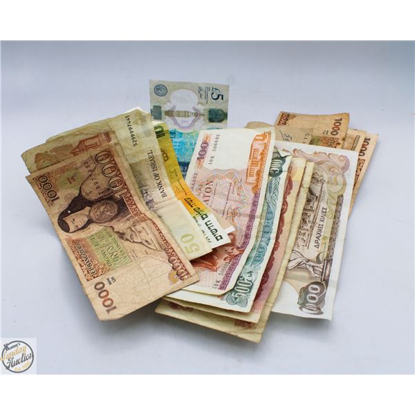 LOT OF VINTAGE FOREIGN PAPER MONEY