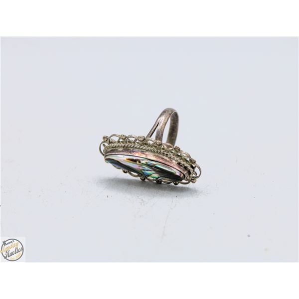ANTIQUE SILVER RING W OVAL STONE