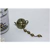 Image 1 : ANTIQUE MINI TEAPOT TEA STRAINER