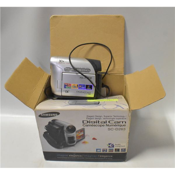 SAMSUNG SCD263 DIGITAL CAM W BOX