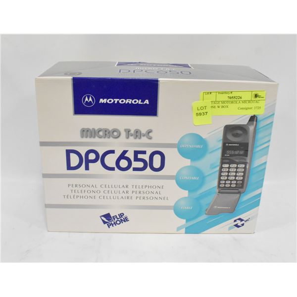 VINTAGE MOTOROLA MICROTAC PHONE W BOX