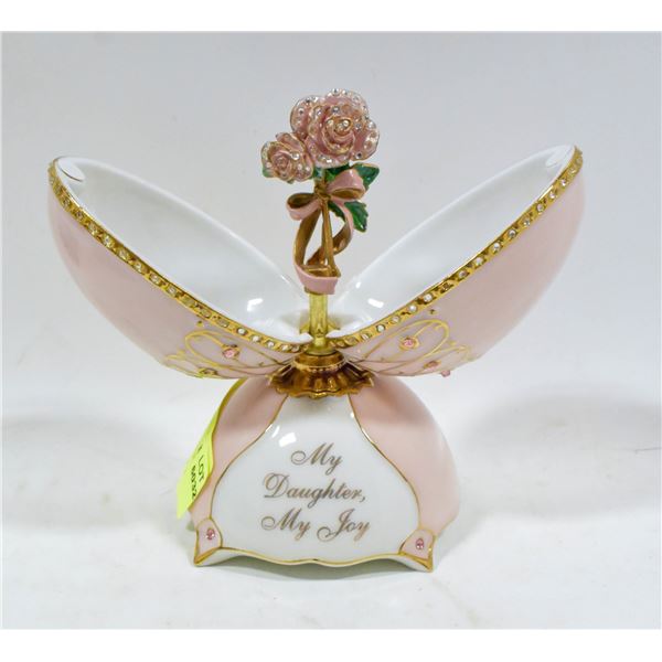 PORCELAIN DAUGHTER MUSIC BOX