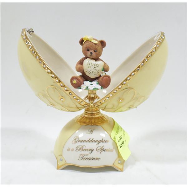PORCELAIN GRANDDAUGHTER MUSIC BOX