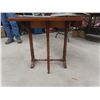 Image 5 : Antique Gate-Leg Side Table, 24" x 31 1/2" x 21" Fully Extended