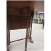 Image 6 : Antique Gate-Leg Side Table, 24" x 31 1/2" x 21" Fully Extended
