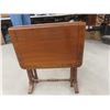 Image 9 : Antique Gate-Leg Side Table, 24" x 31 1/2" x 21" Fully Extended