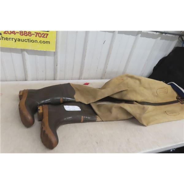 Vintage BUSHLITE Outdoor Rubber Chest Waders Size 10 Boots - Great Condition