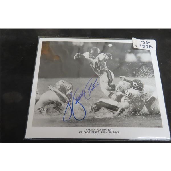 Walter Payton (34) Chicago Bears Running Back Autograph Photo 8x10.
