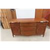 Image 1 : Dresser 32" x 59" x 18"