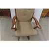 Image 4 : Gliding Rocking Chair