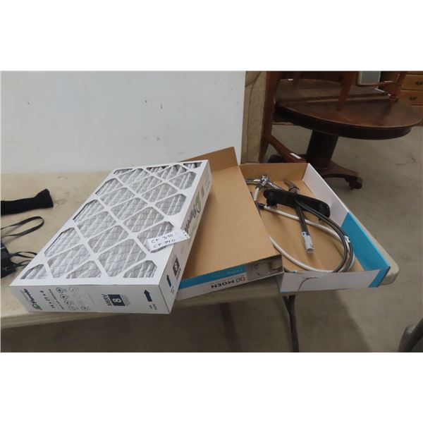 Kitchen Faucet / Filter (16" x 0.5" x 4")