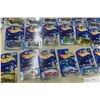 Image 5 : 40 Hot Wheels Cars in Packaging