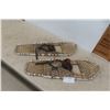 Image 1 : Set of Snowshoes 29 1/2'' x 10''
