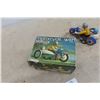 Image 7 : Wind Up Tin Motorcycle with Side Cart and Box 