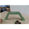Image 7 : Train Set Accessories: Metal&Plastic, Bridge, Crossing Signals,