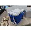 Image 3 : Koolatron Hot/Cold 12 Volt Cooler , Coleman Rolling Cooler 