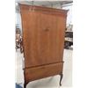 Image 8 : 2pce Gibbard China Cabinet (Cherry Finish) 77'' x 40'' x 19'' 