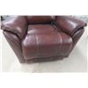 Image 4 : Leather/Leather Style Power Recliner 