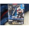 Image 5 : Winnipeg Jets Cozy Logo Blanket, Blake Wheeler Figure and More