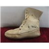 Image 6 : Vintage Snowshoe Moccasins, Sole 11" Across