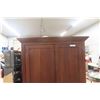 Image 2 : Armoire — 75" × 19" × 40"