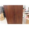 Image 3 : Armoire — 75" × 19" × 40"
