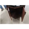 Image 4 : End Table — 20" High, 21" Across