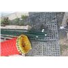 Image 3 : Roll of Plastic Snow Fence with Seven Metal T-Posts
