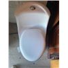 Image 2 : Foremost Toilet