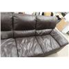 Image 4 : Leather/Leather Style Couch