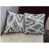 Image 4 : Eight Toss Cushions