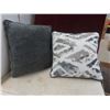 Image 5 : Eight Toss Cushions