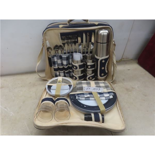 Vintage Wenzel Picnic Bag with Dishware Set for Four — Never Used