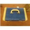 Image 13 : 2 Vintage Suitcases
