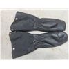 Image 7 : New Ladies' Electric Socks (Size Medium); Leather Gauntlet Mitts (Size Medium)