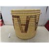 Image 6 : Large First Nations Hand-Woven Basket, 17" Tall × 17" Diameter, Excellent Condition