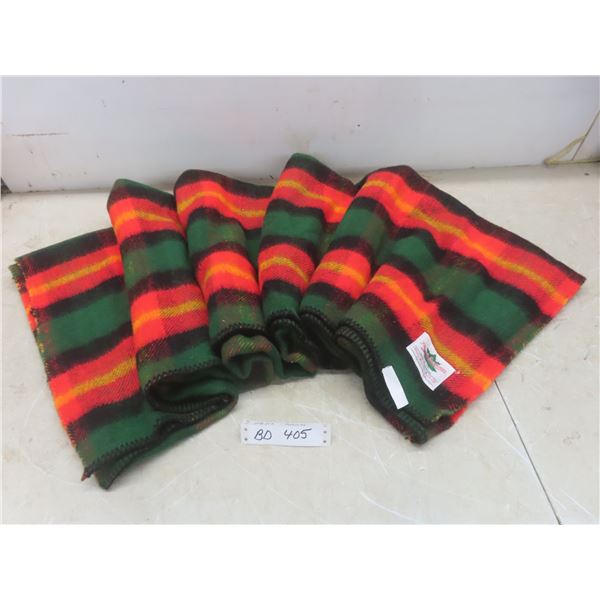 Vintage 100% Wool Plaid Throw Blanket (Plessisville, Quebec)