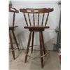 Image 7 : Two Bar Stools