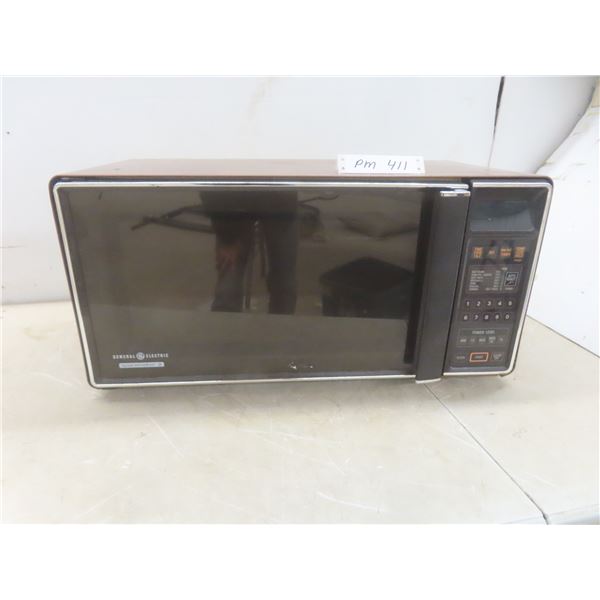 General Electric Spacemaker Microwave, Working