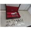 Image 1 : 47 Pieces Silverware with Case
