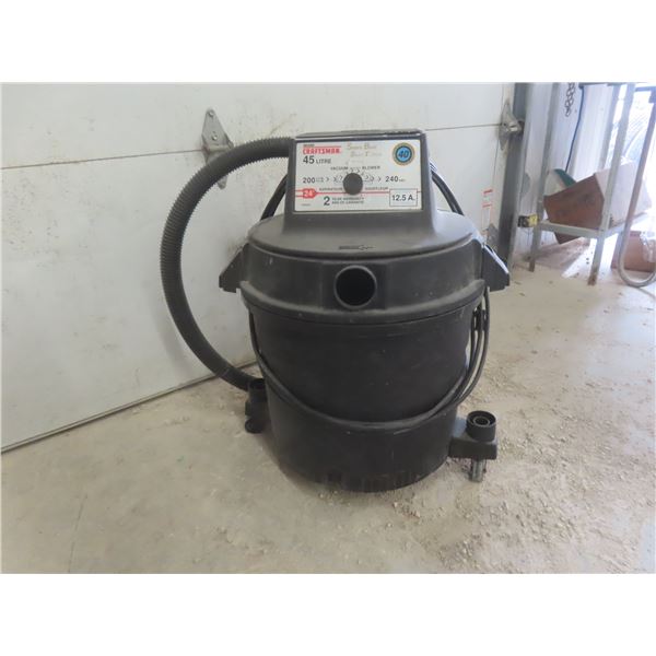 Craftsman 45 Litre Shop Vac (Missing Vacuum Hose and One Wheel)