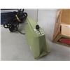 Image 9 : Paper Shredder, AM/FM Stereo, Hi-Intensity Lamp, Avocado Mixer & Tea Pot
