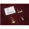 Image 1 : 10K Gold Pendant With Two Mismatched Earrings