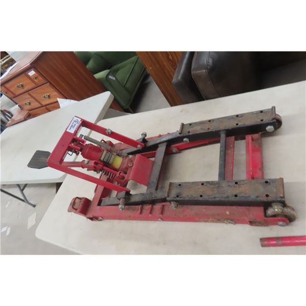 MotoMaster Motorcycle Hydraulic Jack