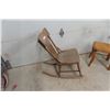 Image 8 : Schoolhouse Chair and Rocking Chair