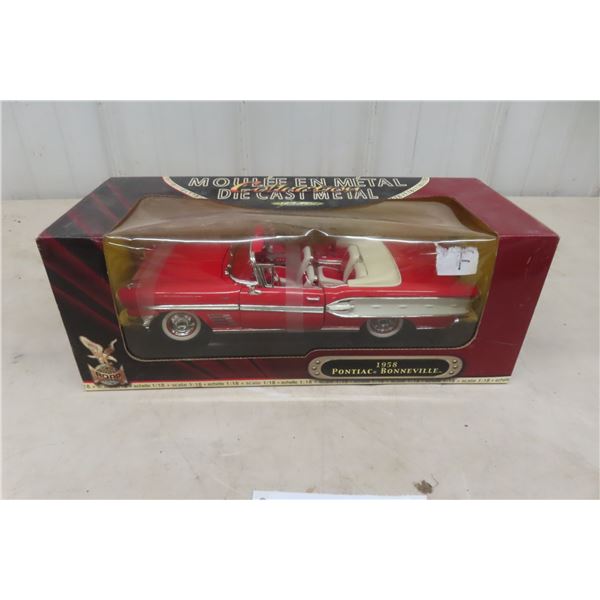 Road Signature 1958 Pontiac Bonneville 1/18 Die-Cast Model with Box