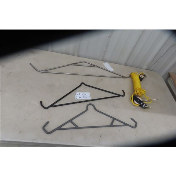 Three Deer Hanging Hooks with Rope Pulley