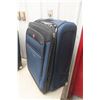 Image 3 : Three-Piece Swiss Gear Luggage Set