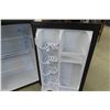 Image 4 : Danby Bar Fridge, 27" x 18" x 18"